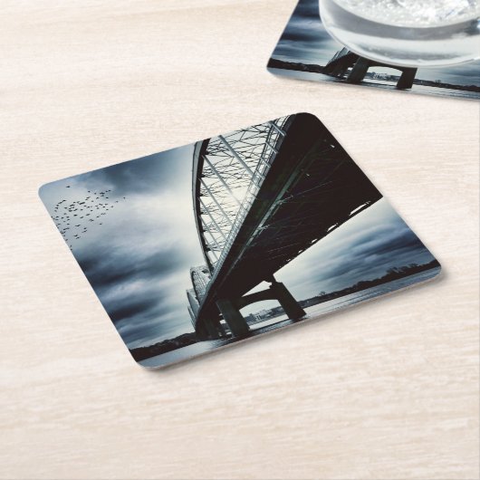 De Onderzetters van de honderdjarige brug (Schuin)