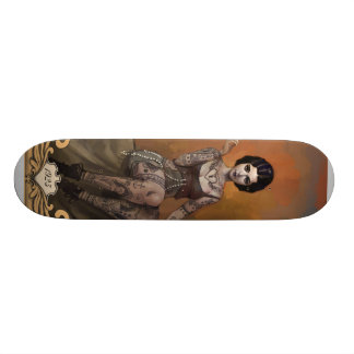 De ongelofelijke getatoeëerde dame persoonlijk skateboard