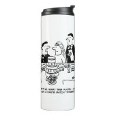 De Ontvangingsbruidegom van het huwelijk heeft een Thermosbeker (Gedraaid links)