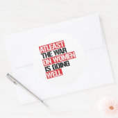 De oorlog tegen vrouwen gaat in ieder geval goed ronde sticker (Envelop)