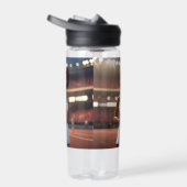 De opkomst van het bruine netball meisje waterfles (Rechts)