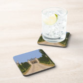 De opleggende ingang van Chateau Haut Sarpe, de Drankjes Onderzetter (Rechterzijde)