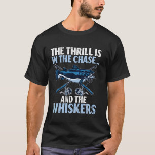 De opwinding zit hem in de jacht en de snor meerva t-shirt