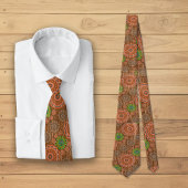 De Oranje bloemige regenachtige snijvezels zijn ge Stropdas