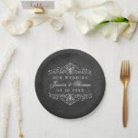 De Ornate Chalkboard Huwelijkscollectie Papieren Bordje<br><div class="desc">Vier het feest in stijl met deze elegante trouwfeestservetten in krijtbordstijl. Het ontwerp vertoont een sierlijke kronkelende lijn met bijpassende, gemakkelijk te personaliseren schrifttypografie. Deze papieren borden zijn perfect voor elk koppel dat een romantisch huwelijksfeest plant, maar kunnen gemakkelijk worden aangepast voor elk chic evenement, zoals verjaardagsfeestjes, baby showers, jubileumfeestjes,...</div>