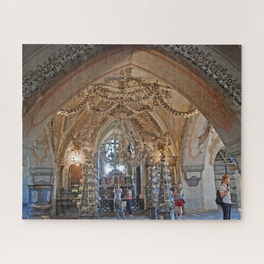 De ossuary in Sedlec of de Church of All Saints. Legpuzzel (Horizontaal)