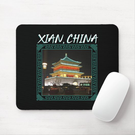 De oude Chinese klokkentoren Muismat (Met muis)