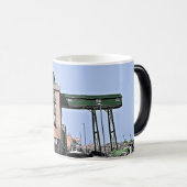 De oude Granary wint naast het Zee Norfolk Magische Mok (Voorkant rechts)