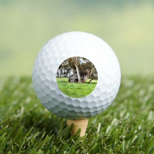 De oude houten hut golfballen (Insitu Shirt)