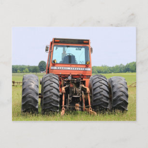 De oude modeltrekker van de Massey Cab op een gebi Briefkaart