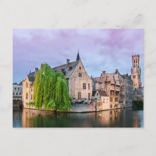 De oude stad Brugge en de toren van Belfry Briefkaart