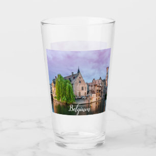 De oude stad Brugge en de toren van Belfry Glas