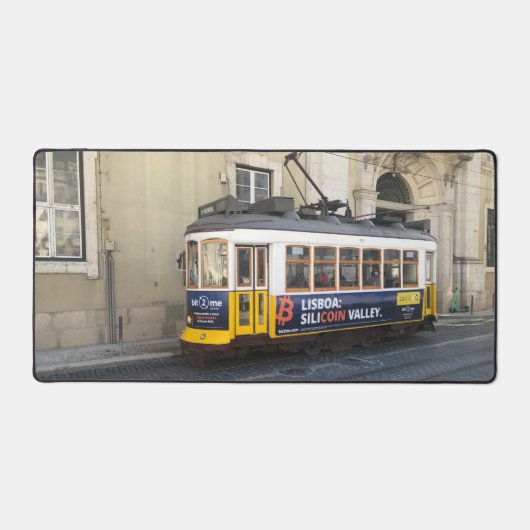 De oude tram van Lissabon. vervoer in Portugal op Bureaumat (Voorkant)