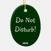 De oude vrouw in de schoen (deurhanger) keramisch ornament (Achterkant)