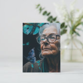 De oudere vrouw met blauw Briefkaart op botervlieg (Staand voorkant)