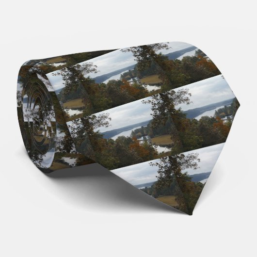 De overblik, de herfst op het Arrodemeer Stropdas (Opgerold)