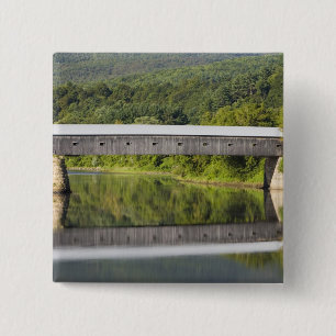 De overdekte brug van Windsor-Cornish overspant de Vierkante Button 5,1 Cm