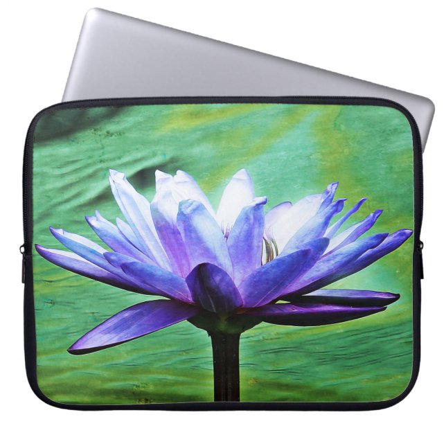 De Paarse waterLily Laptop Sleeve (Voorkant)
