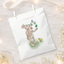 De paashaas jongleert met de paaseieren