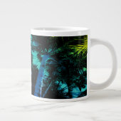 De palmbomen onder de zeegang grote koffiekop (Rechts)