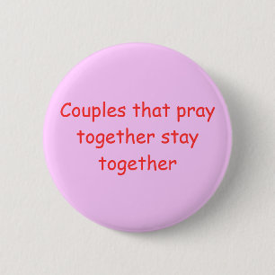 De paren die samen bidden blijven samen ronde button 5,7 cm
