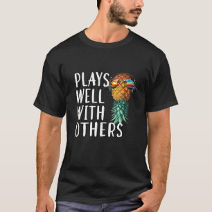 De paren van de zwinger spelen goed met anderen on t-shirt