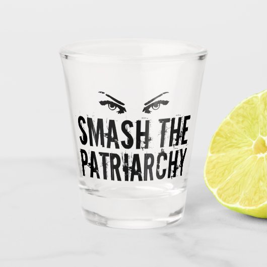 De patriarchistische feminist smaaien shot glas (Voorkant)
