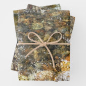 De Pebbles Brown en Gray Natural Abstract Inpakpapier Vel (In situ)