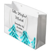 De perfecte match winter blauwe dennenboom bruilof groot cadeauzakje (Voorkant Gekanteld)