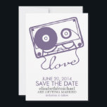 De Perfecte Mix Bruiloft Save the Date {paars}<br><div class="desc">Moderne en unieke save the date-aankondigingen voor bruiloften hebben een koele afbeelding van een cassetteband.</div>