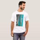 De pier, de strand en de lange band t-shirt (Voorkant volledig)