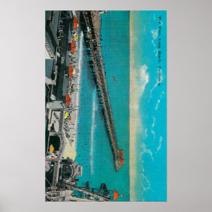 De pier, de strand en de lange beach poster