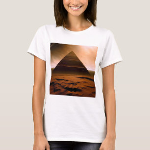 De piramide van de rode planeet t-shirt