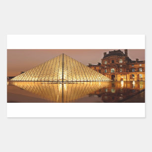 De piramide van het Louvre op de binnenplaats van  Rechthoekige Sticker