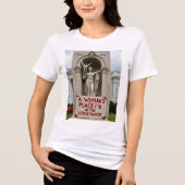 De plaats van een vrouw in het T-shirt van het ver (Voorkant)