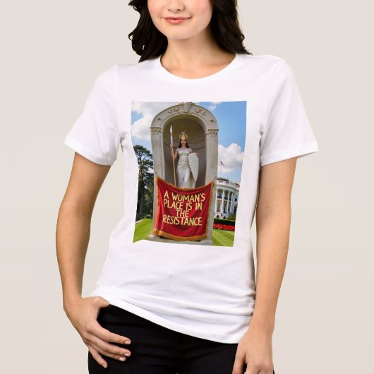 De plaats van een vrouw in het T-shirt van het ver (Voorkant)