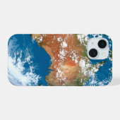 De planeet Aarde toont wolken boven Australië. iPhone 15 Case (Achterkant horizontaal)