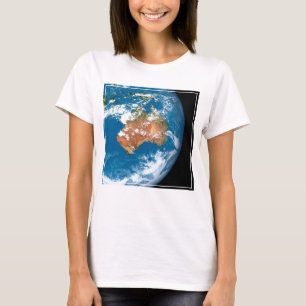 De planeet Aarde toont wolken boven Australië. T-shirt