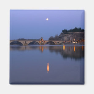 De Pont St. Benezet-brug in Avignon aan de Magneet