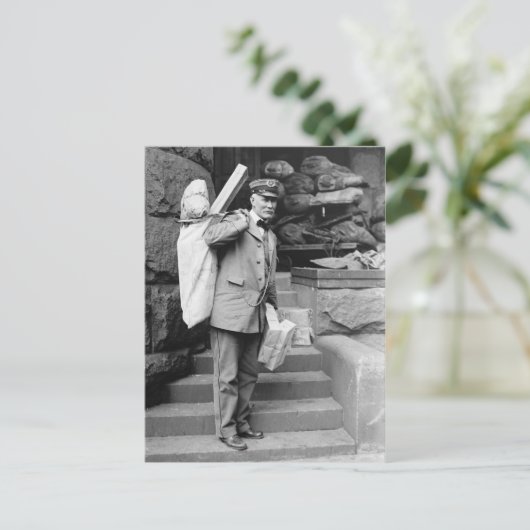 De postbode bij de Post Kantoor Briefkaart (Staand voorkant)