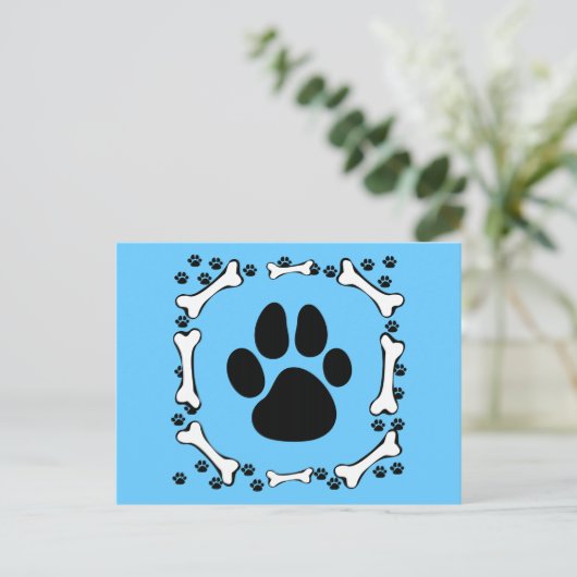 De Poten van de hond en het Bot van de Hond Briefkaart (Staand voorkant)
