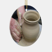 De pottenbakker en de klei keramisch ornament (Rechts)