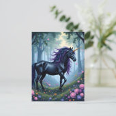 De prachtige zwarte eenhoorn in het bos briefkaart (Staand voorkant)