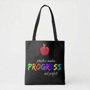 De praktijk maakt vooruitgang tote bag