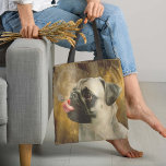 De pug, de vlinder en het universum tote bag<br><div class="desc">De Pug, de Butterfly en de Universe Dog Canvas tas - We moeten toegeven dat dit een van onze favoriete producten is. Hier cadeaus we een zeer creatieve canvas tas met een schattige doornhaai die een uitgestrekt geel universum met zijn sterren en een volle maan overweegt terwijl we zachtjes een...</div>