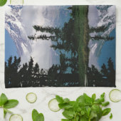 De Rainier van de berg is verbonden met een bergha Theedoek (Gevouwen)