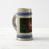 **"De ‘Raise Your Stein’ Celebration Mok"** Bierpul (Voorkant links)