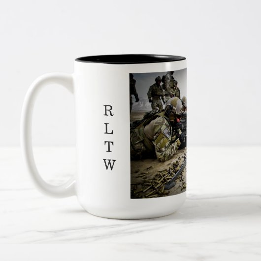 De Rangers van het leger leiden de weg - Mok met t (Links)