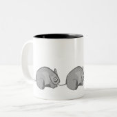 De Rat Race Tweekleurige Koffiemok (Voorkant links)