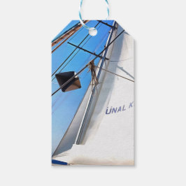 De realisist past de snufkunst van de nagelaarkuns cadeaulabel